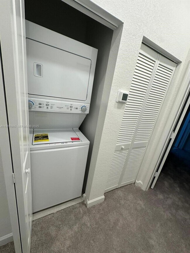 Building Photo - 12848 SW 232nd Ter