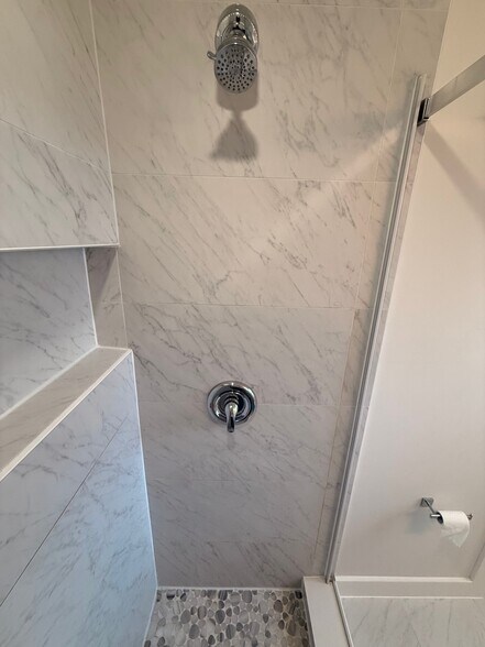 Building Photo - 2325 High St SE