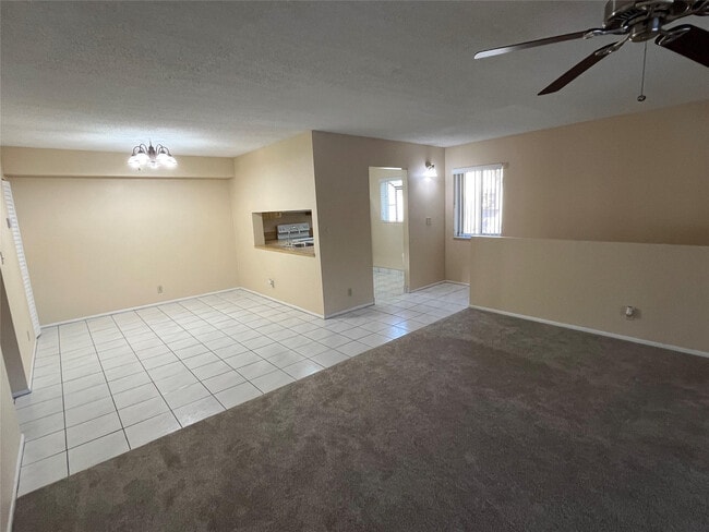 Building Photo - 407 Gardens Dr