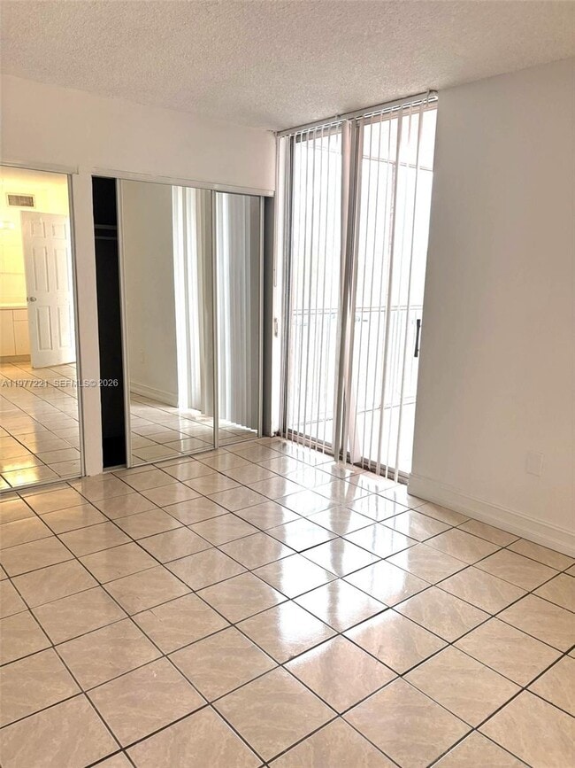 Building Photo - 19805 SW 114th Ave