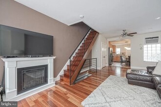 Building Photo - 2648 S Mole St