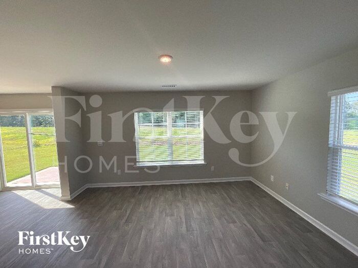 Building Photo - 141 Nova Ln