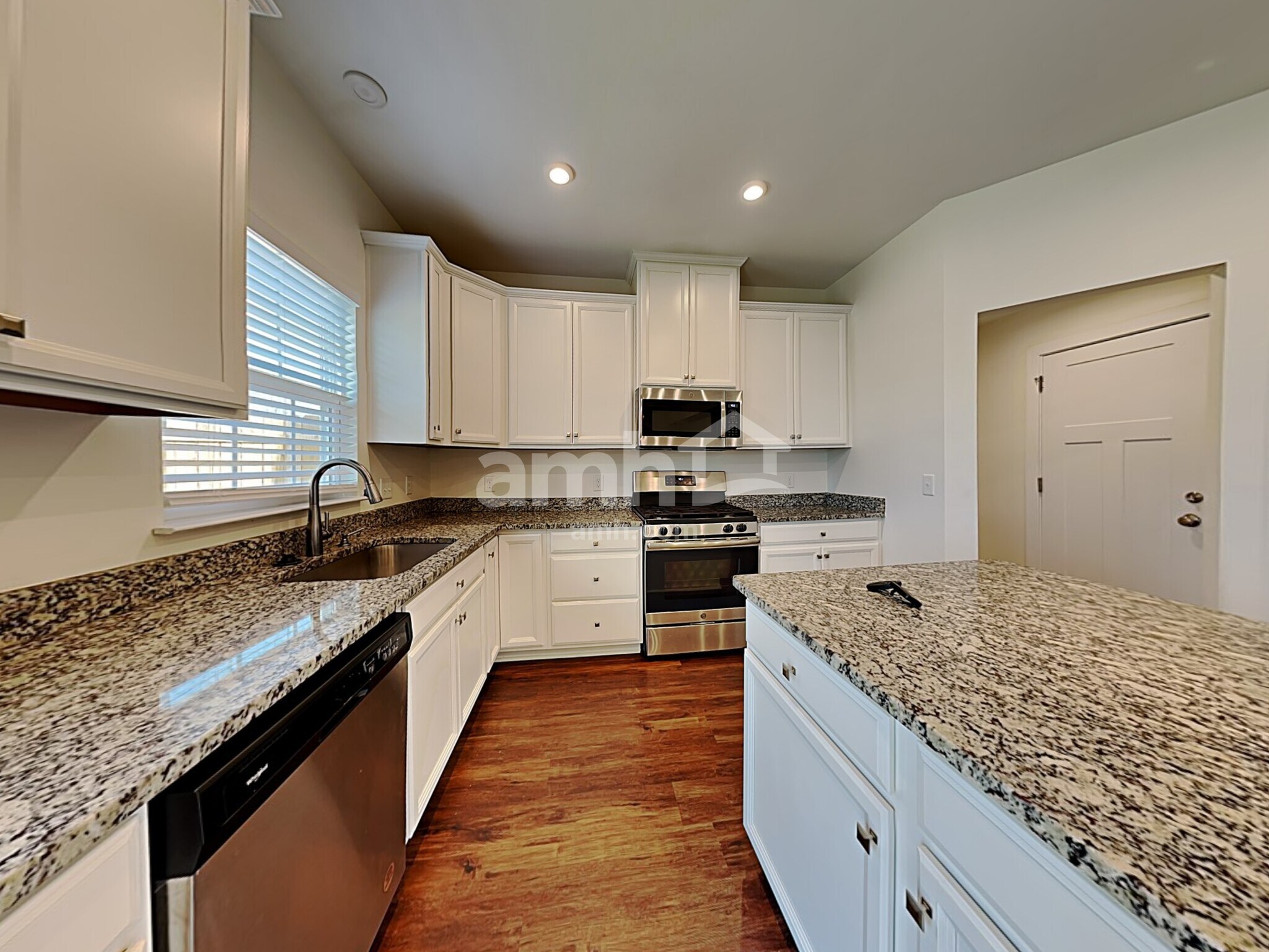 Building Photo - 136 Thames Valley Dr