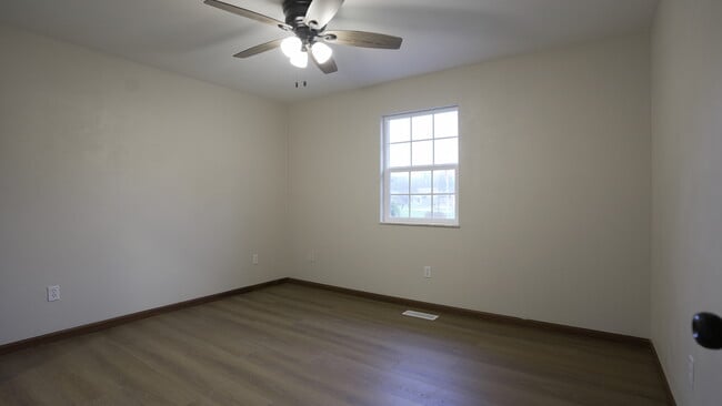 Building Photo - Spruce Hill