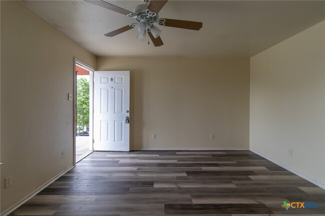 Building Photo - 1601 Benttree Dr