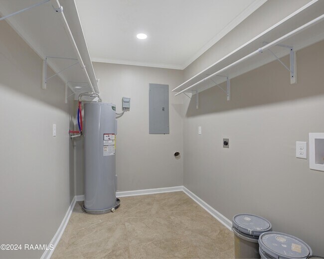 Building Photo - 113 Montgomery Dr