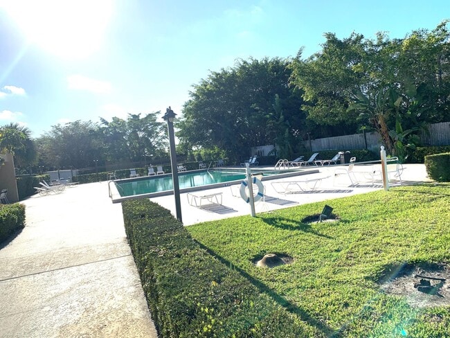 Building Photo - 2788 Tennis Club Dr
