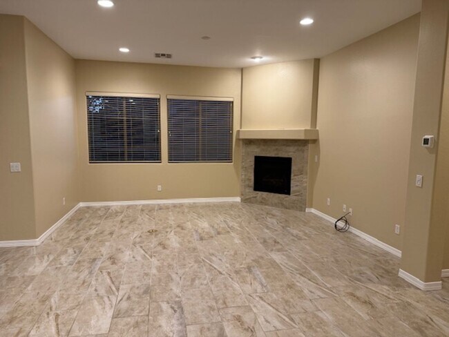 Building Photo - Beautiful 3 bedroom 2 bath 2 car garage home in Pronghorn Ranch!