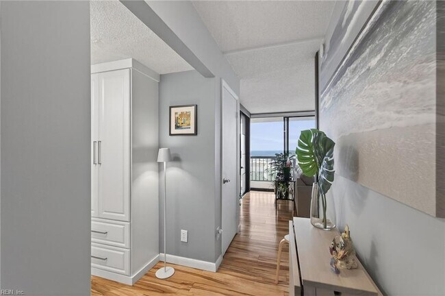 Building Photo - 3288 Page Ave