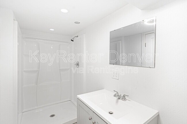 Building Photo - 421 N Stuart St