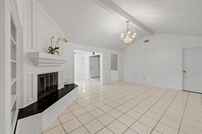 Building Photo - 12415 Lima Dr