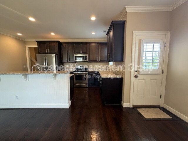 Building Photo - 11 Shadwell St