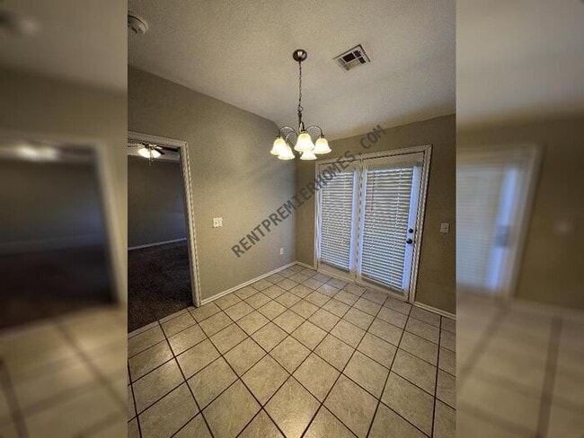 Building Photo - 325 W Strasburg Way