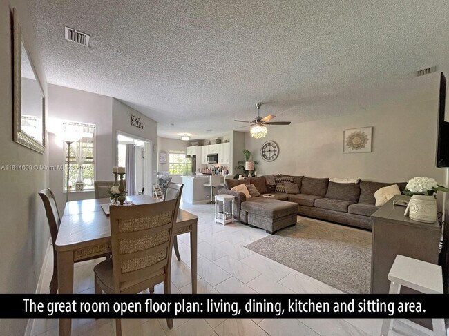 Building Photo - 6735 Via Regina
