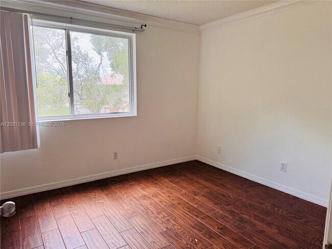 Building Photo - 9909 Westwood Dr