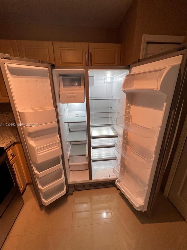 Building Photo - 721 SW 107th Ave