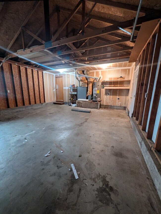 Building Photo - 1060 Coach Way McKinleyville - Coach Way Unit A