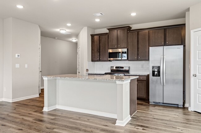 Building Photo - Modern 3 bed 2.5 Bath Town Home in Oakwood...