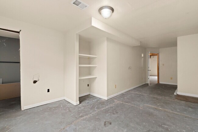 Building Photo - 3761 Mt Flora St