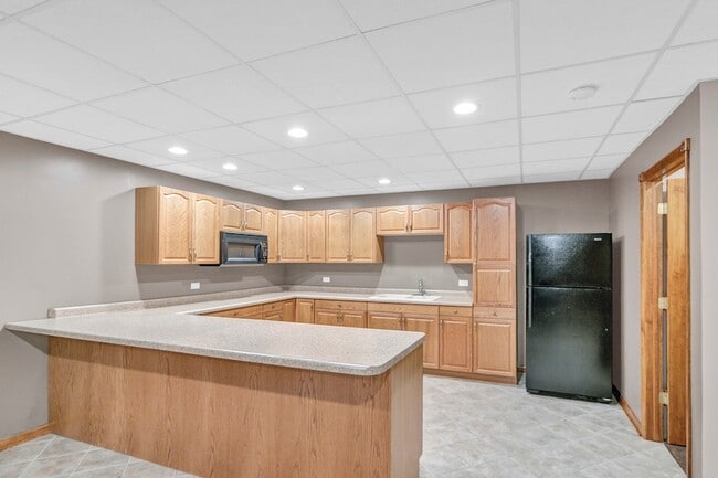 Building Photo - 4N550 School Rd