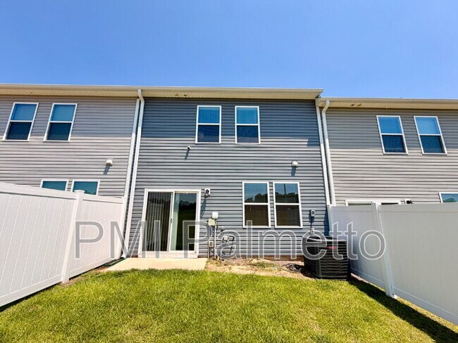 Building Photo - 1074 Cornelia St