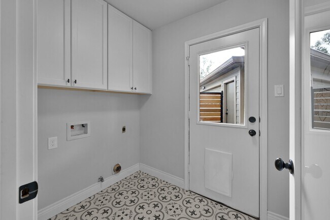 Building Photo - 2806 Triway Ln