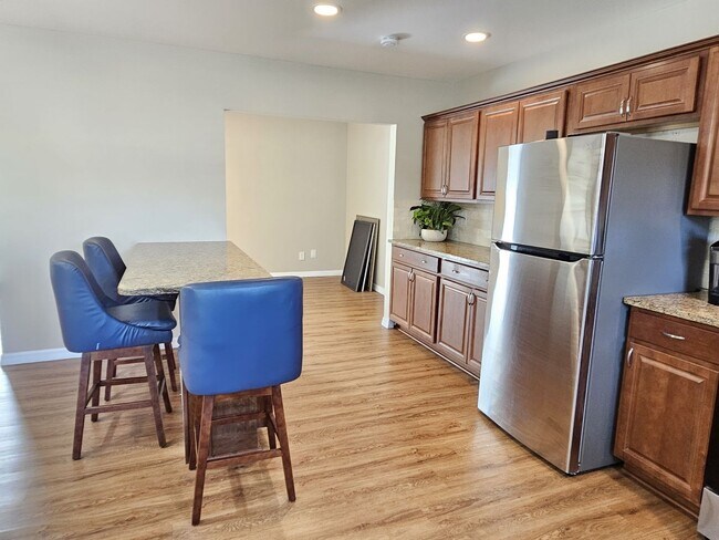 Building Photo - Annual Unfurnished 2 Bedroom 2 Bathroom Single Family Home in South Venice!