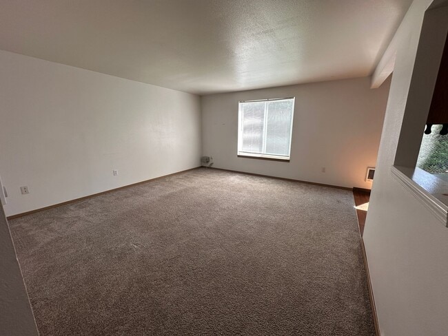 Building Photo - 185