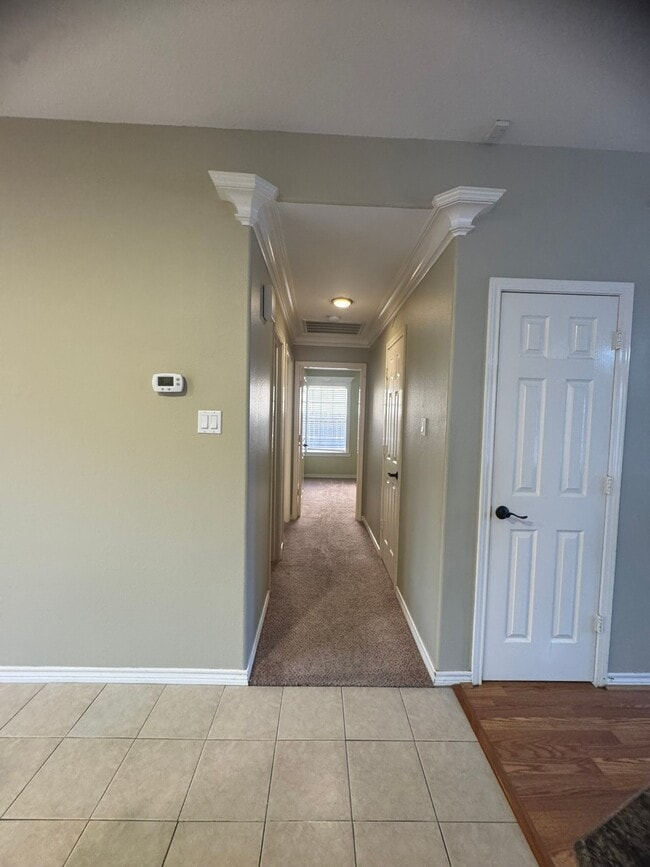 Building Photo - 34534 Lake Side Dr