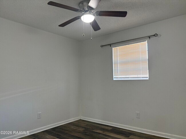 Building Photo - 205 Brookwood Cir