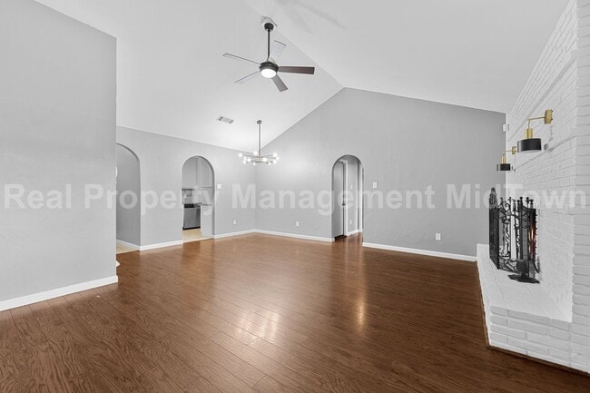 Building Photo - 2907 Ashbury Dr