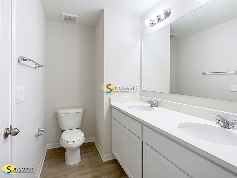 Building Photo - 3821 SW 43rd Ct