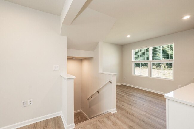 Building Photo - Brand New End-Unit Townhome in Raleigh