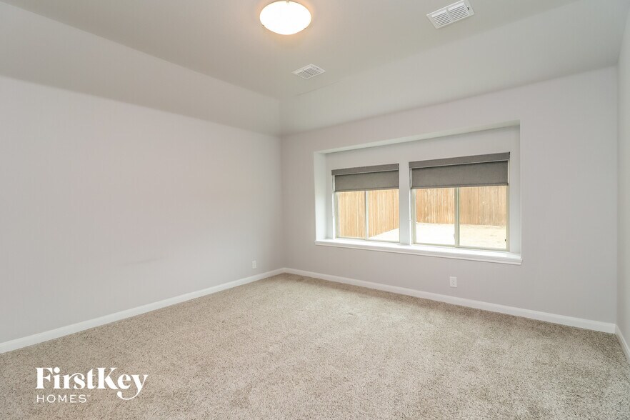 Building Photo - 1089 Nighthawk Trl