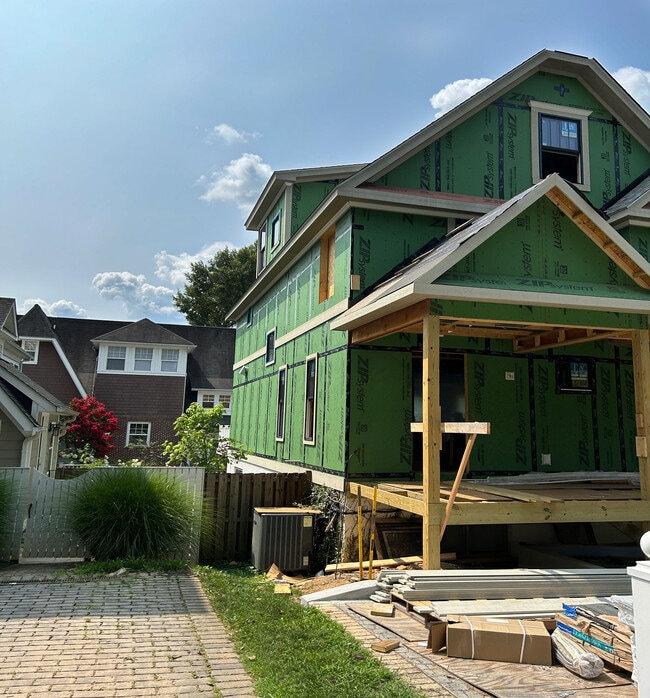 Building Photo - 6427 83rd Pl