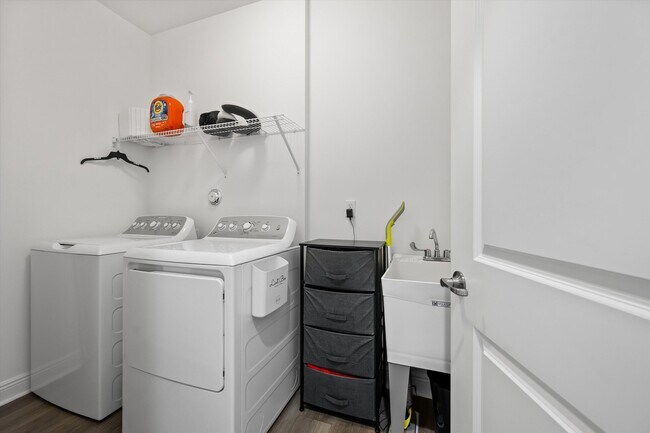 Building Photo - 4795 Sand Dollar Dr