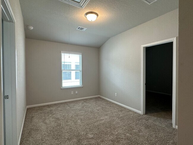 Building Photo - Beautiful 3bd/2ba in Meyers Landing Subdivision