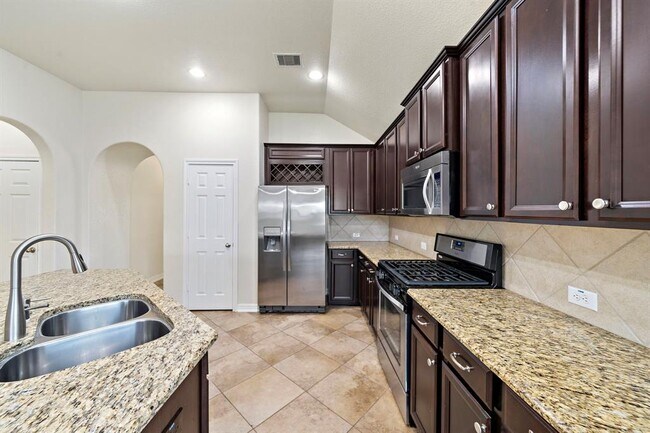 Building Photo - 9960 Golden Field Ln