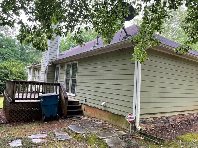 Building Photo - East Side Ranch on Cul-de-Sac