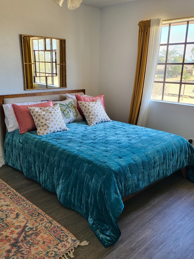 Building Photo - 1211 N Miller Rd