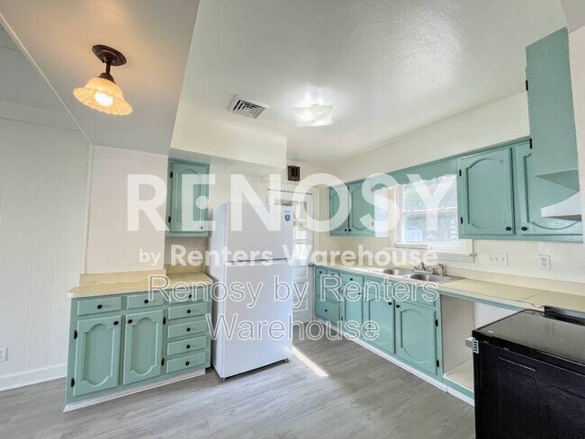 Building Photo - 1084 Norview Ave