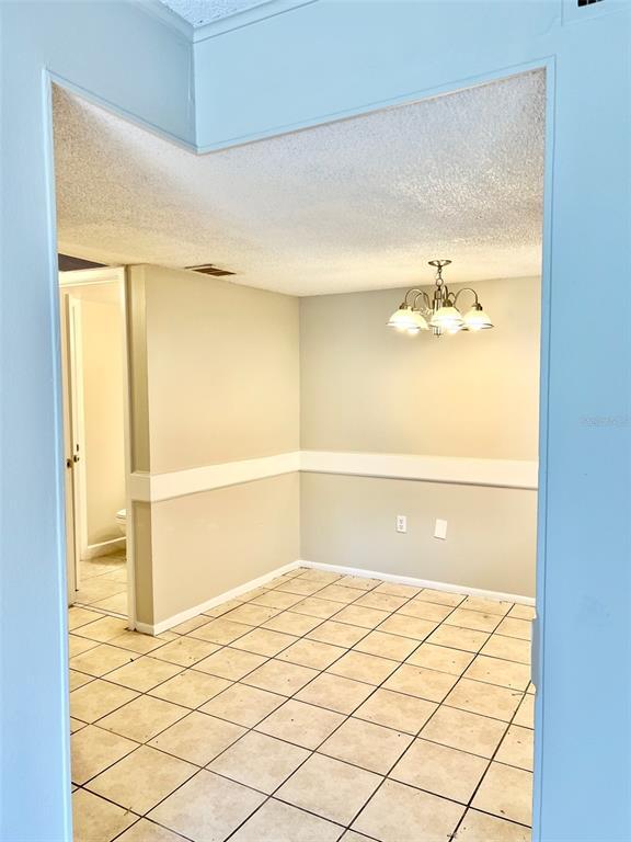 Building Photo - 6065 Village Cir S