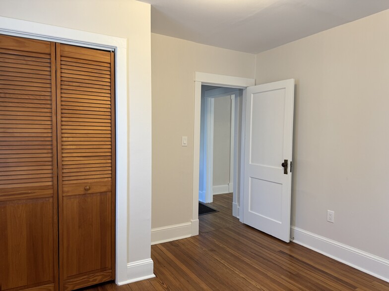 Bedroom 1 (first floor) - 504 Lee Pl