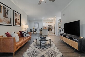 Building Photo - Bright, Open, & $500 Off