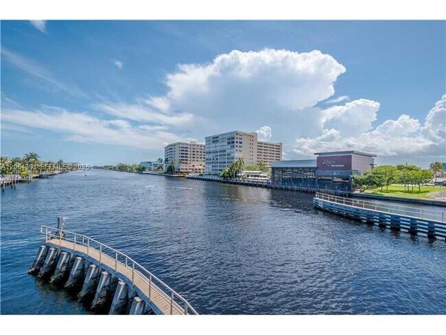 Building Photo - 4900 N Ocean Blvd