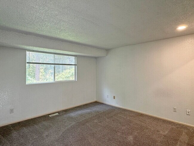 Building Photo - 17824 66th Pl W