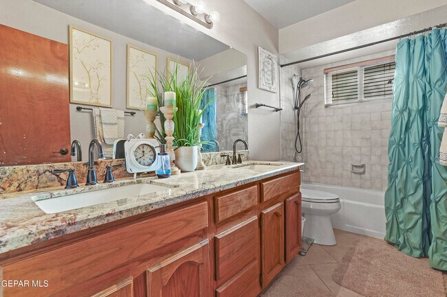 Building Photo - 851 Dulce Tierra Dr