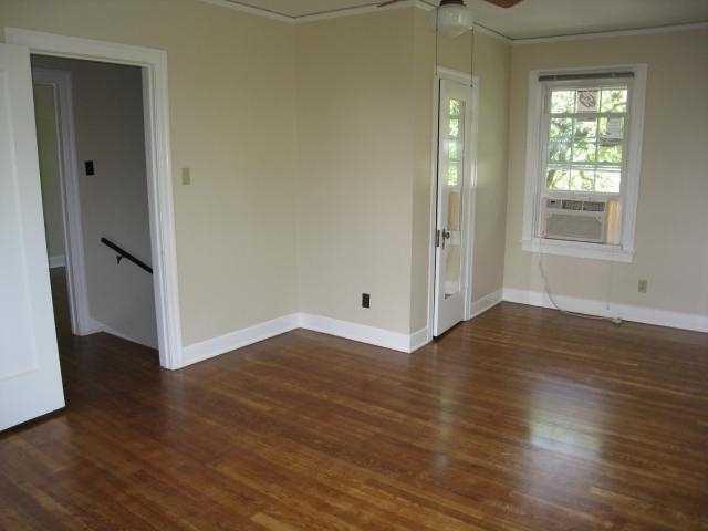 Building Photo - 703 W 35th St