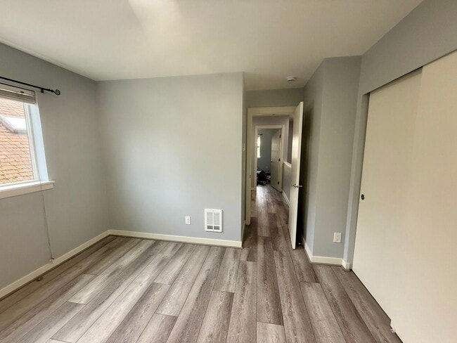 Building Photo - Northgate Townhome