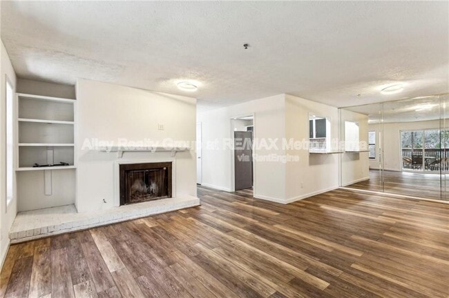 Building Photo - 2701 Cumberland Ct SE